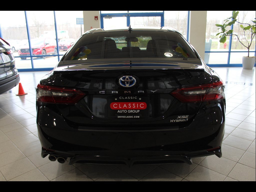 Used 2021 Toyota Camry XSE w/ Navigation Upgrade Package FWD image 6