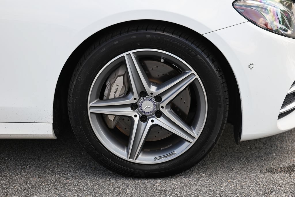 Used 2017 Mercedes-Benz E 400 4MATIC Wagon image 5