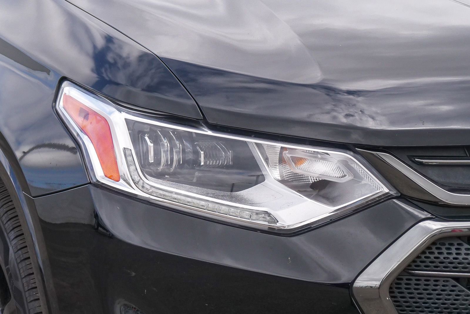 Used 2019 Chevrolet Traverse Premier w/ Redline Edition FWD image 4