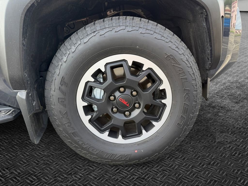 Used 2025 Toyota 4Runner TRD Off-Road image 11