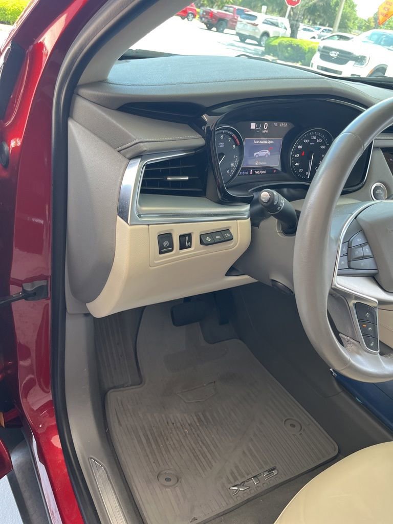 Used 2024 Cadillac XT5 Premium Luxury w/ Technology Package FWD image 18