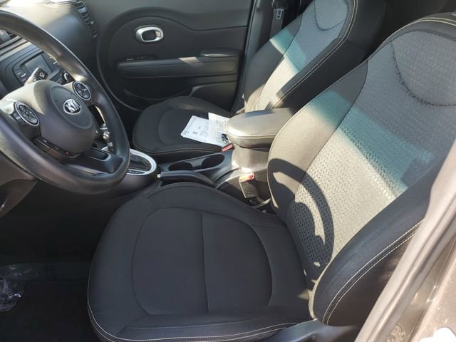 Used 2016 Kia Soul + image 16