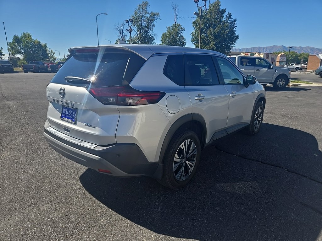 Used 2022 Nissan Rogue SV AWD/4WD image 5