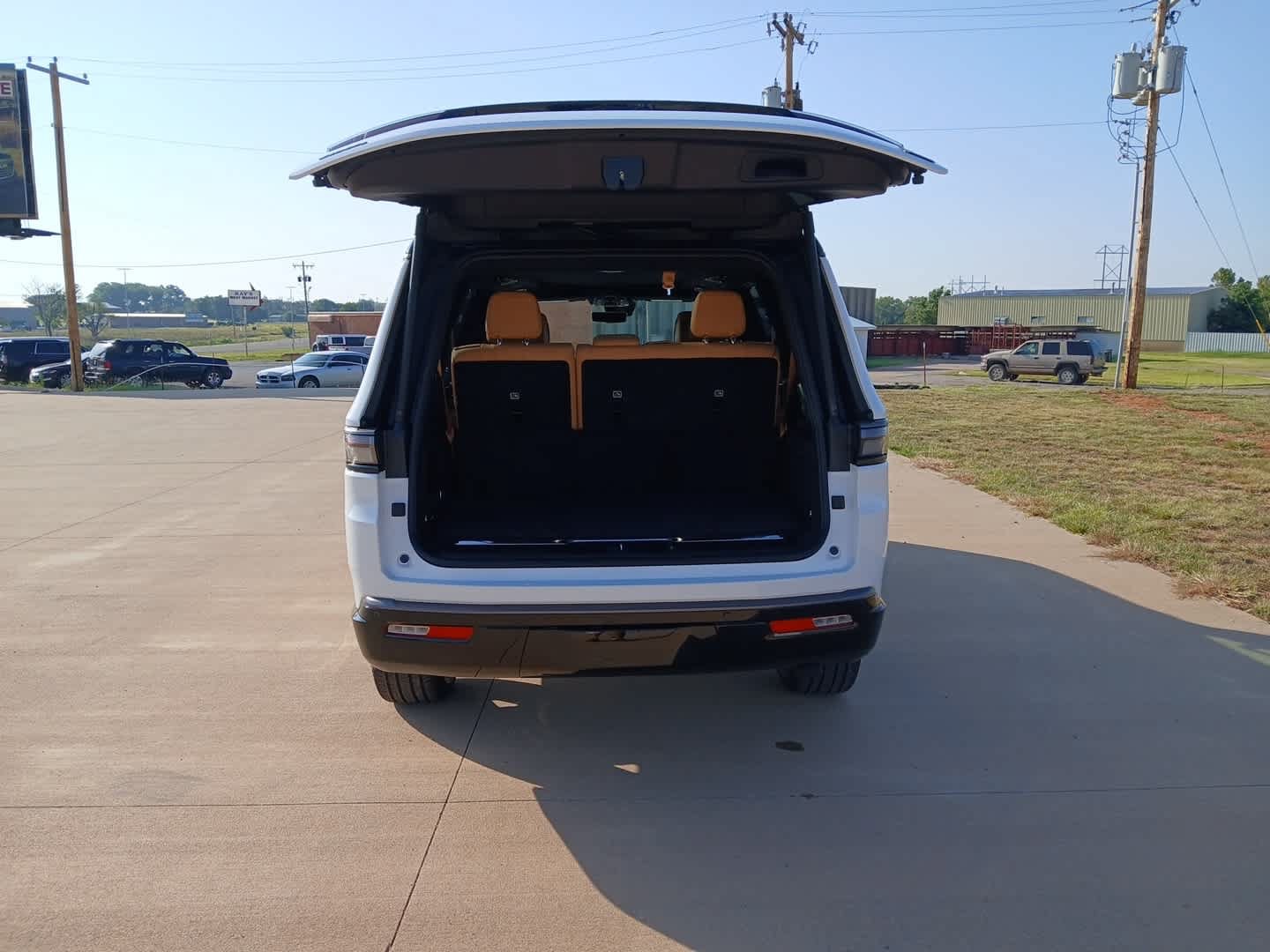 New 2026 Jeep Grand Wagoneer Summit AWD/4WD image 5