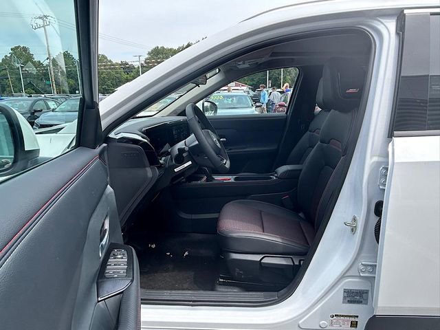 New 2025 Nissan Kicks SR w/ SR Premium Package AWD/4WD image 16