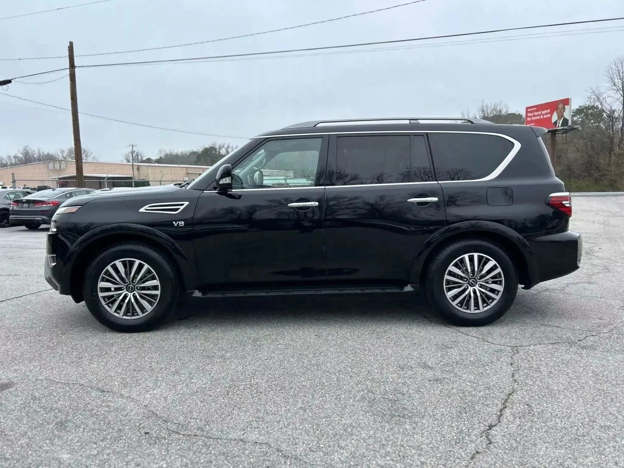 Used 2021 Nissan Armada SV w/ SV Appearance Package image 10
