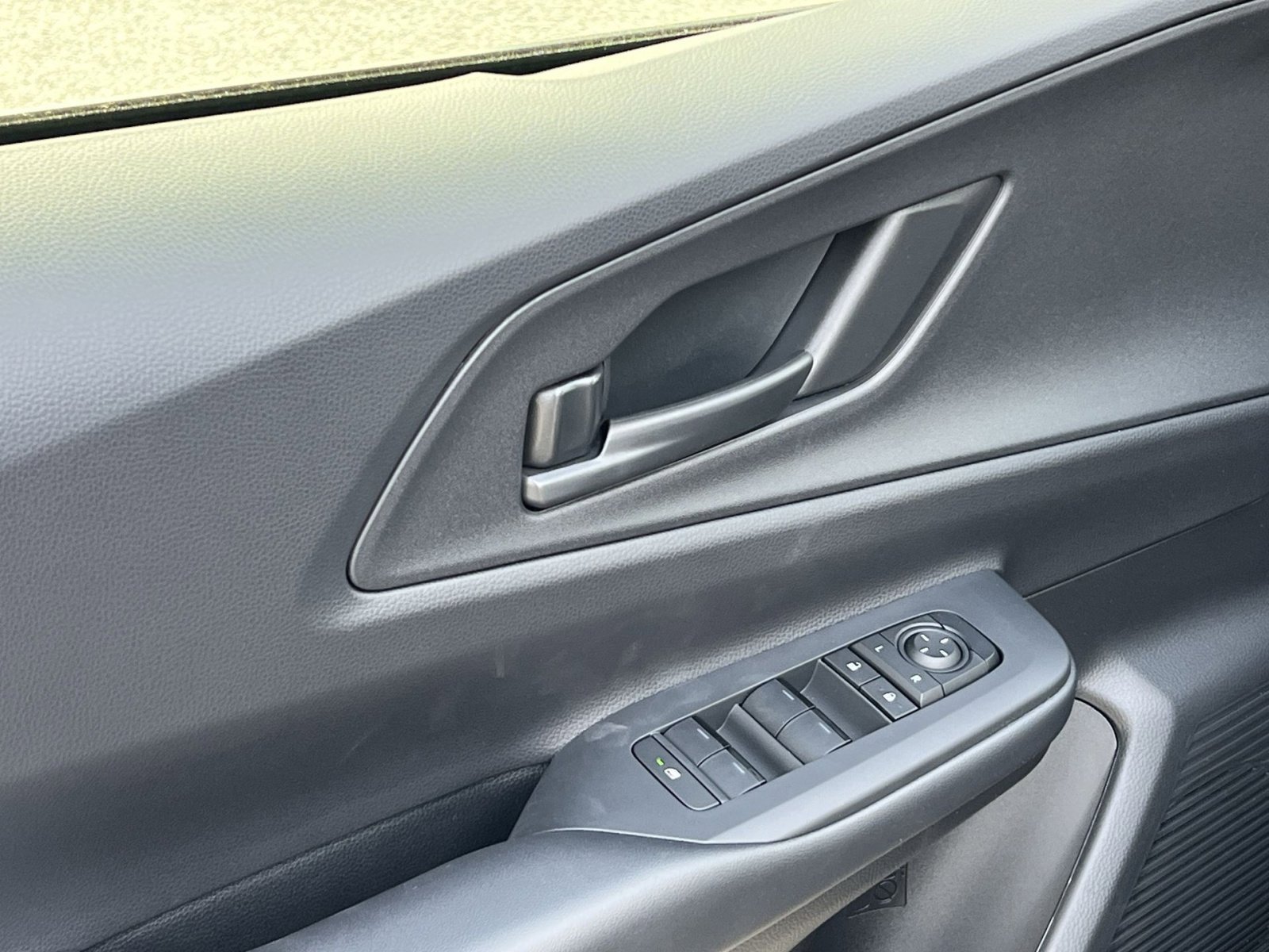 New 2026 Toyota Prius Plug-In Hybrid FWD image 10