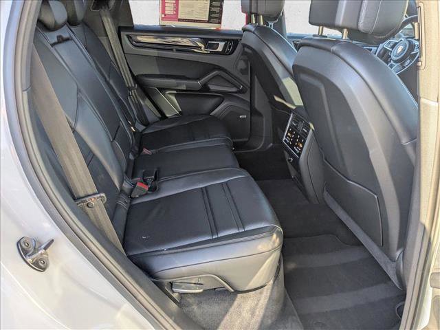 Used 2019 Porsche Cayenne image 18