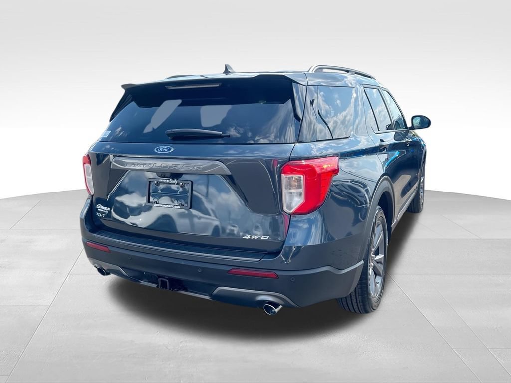 Used 2023 Ford Explorer XLT w/ Equipment Group 202A AWD/4WD image 8