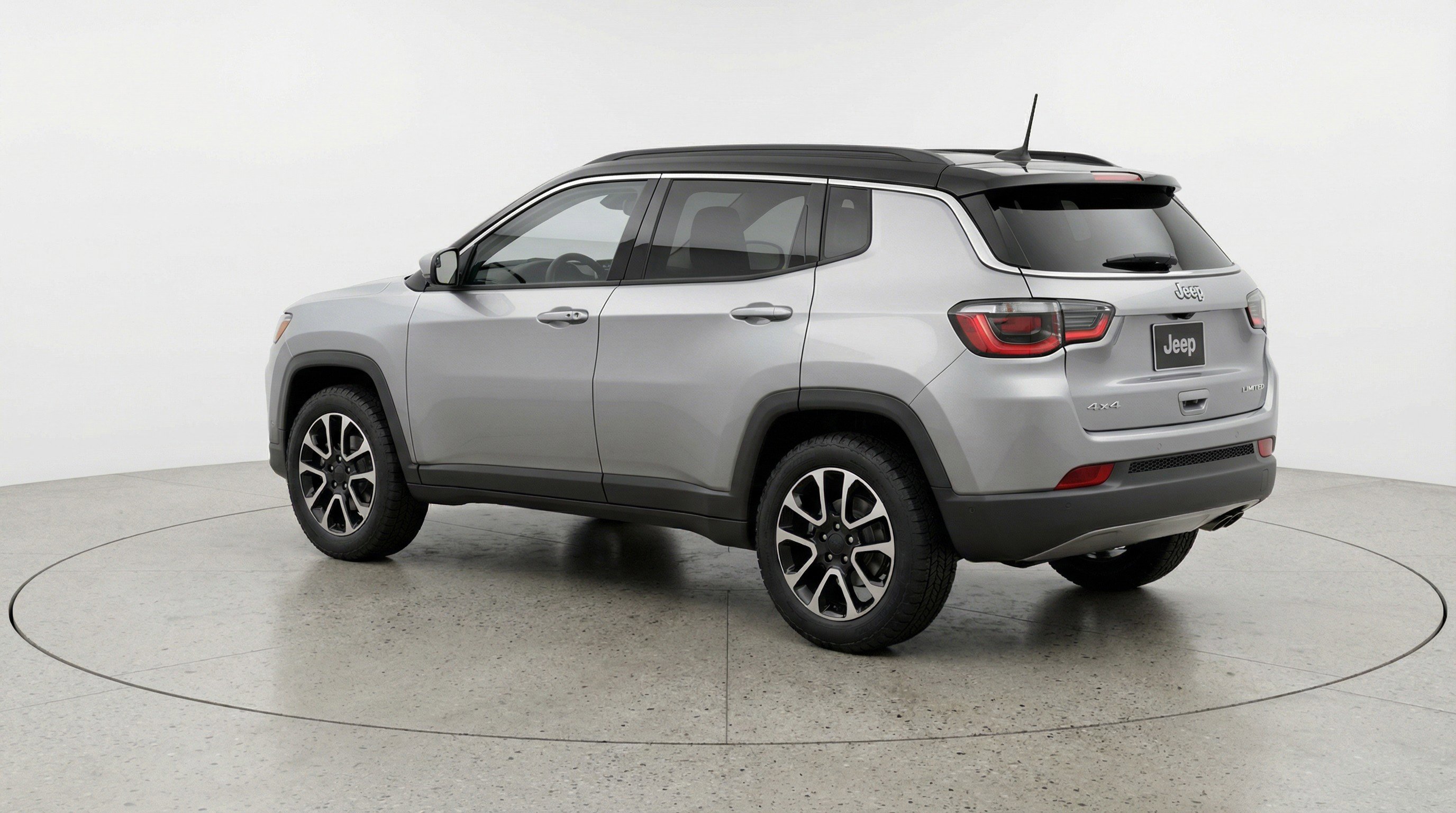 Used 2025 Jeep Compass Trailhawk image 6