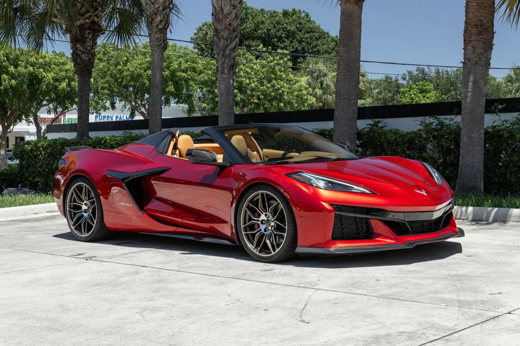 Used 2023 Chevrolet Corvette Z06 w/ Stealth Interior Trim Package RWD image 11