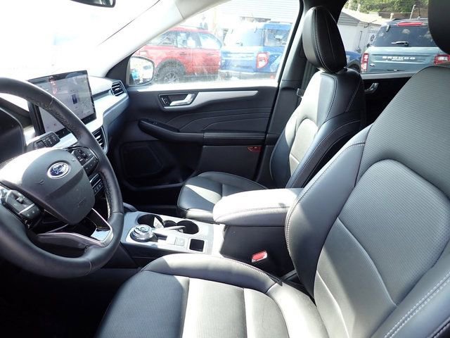 Used 2023 Ford Escape Platinum image 17