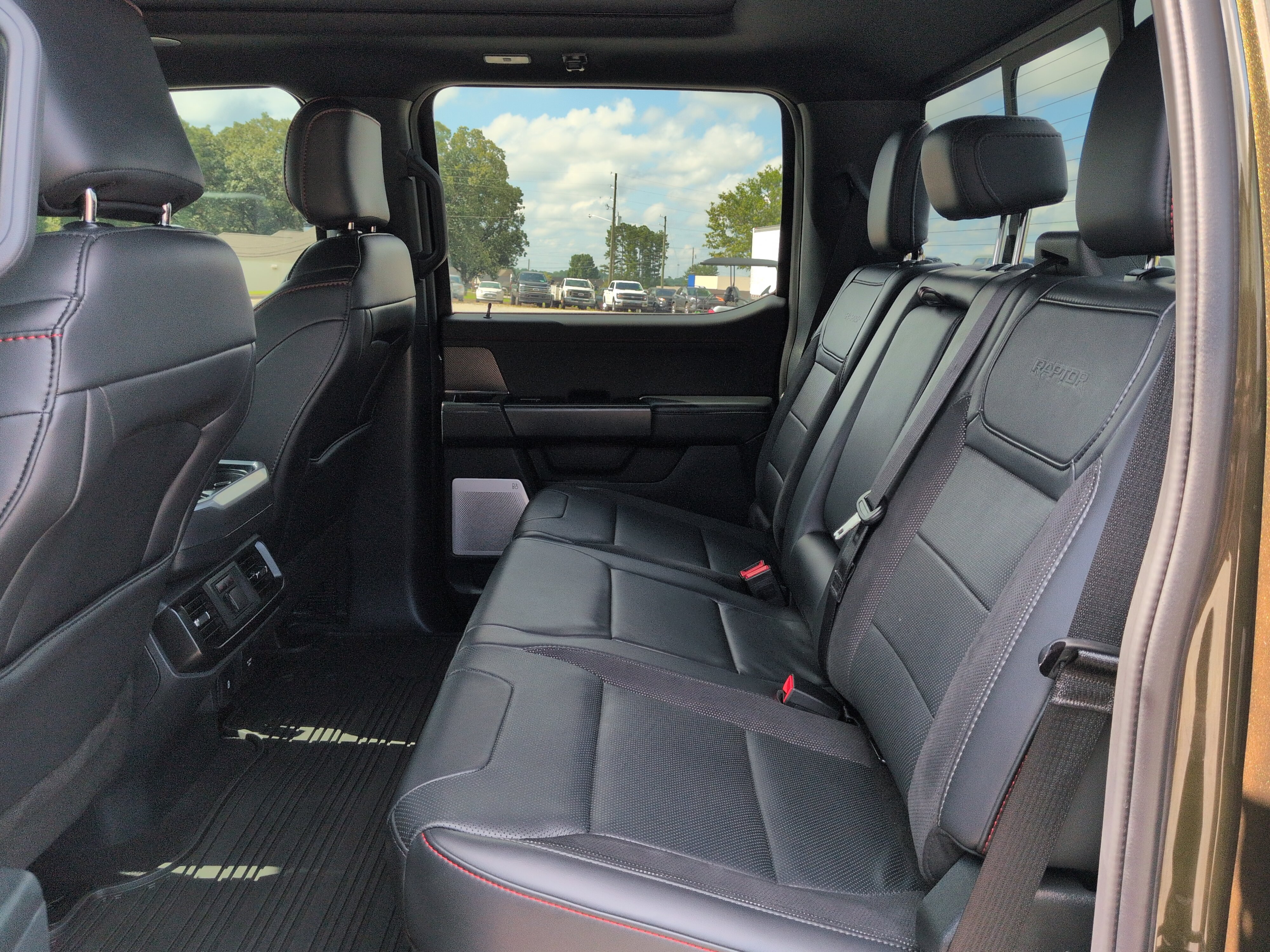 Used 2025 Ford F150 Raptor AWD/4WD image 12