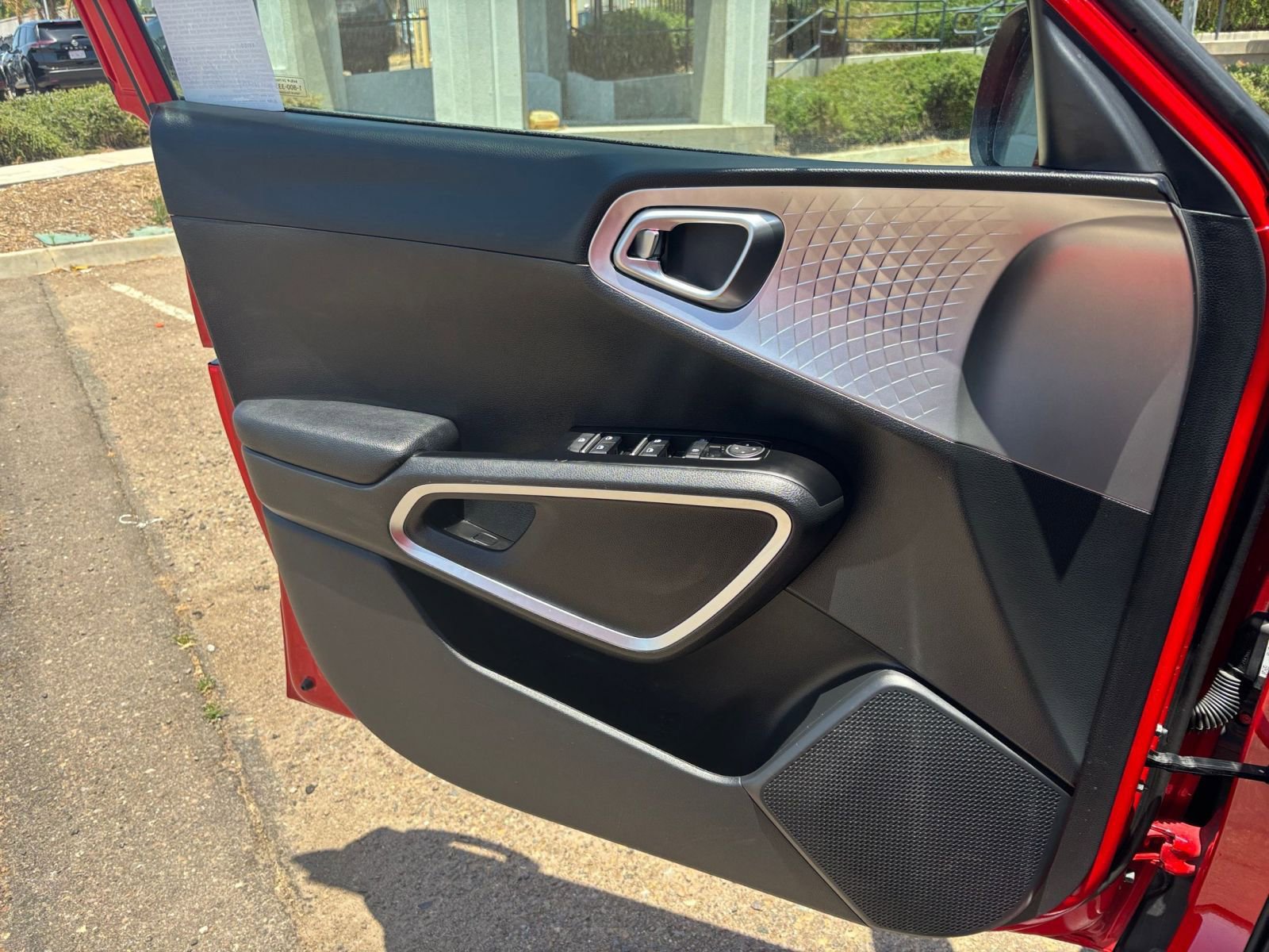 Used 2025 Kia Soul LX w/ LX Technology Package FWD image 18