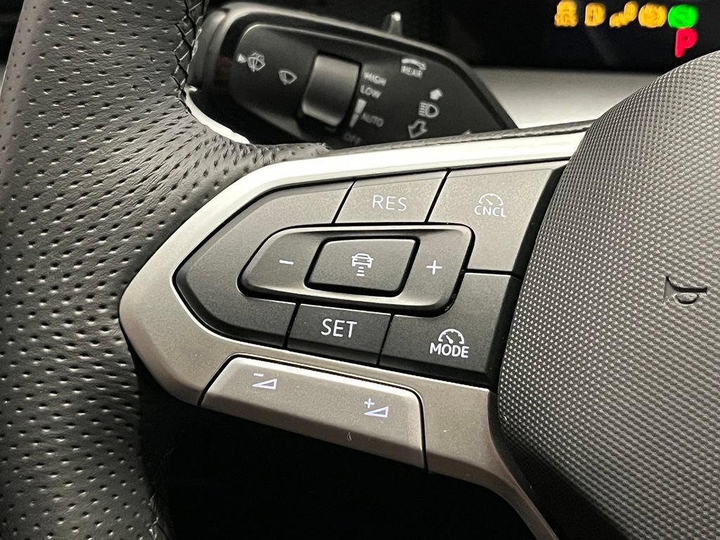New 2026 Volkswagen Tiguan SE R-Line AWD/4WD image 26