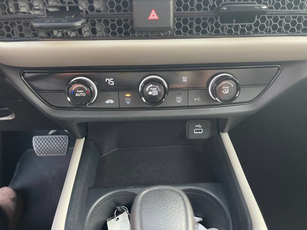Used 2024 Honda HR-V LX image 11