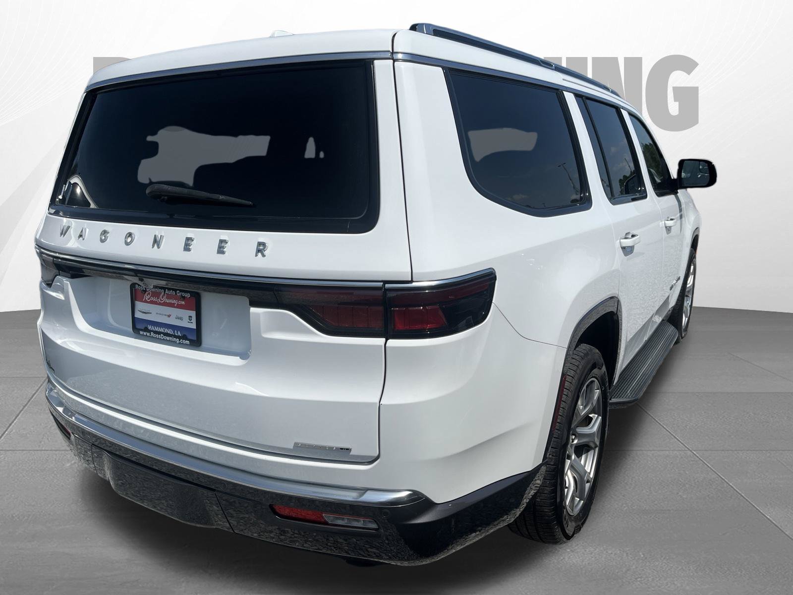 Used 2022 Jeep Wagoneer Series II RWD image 4