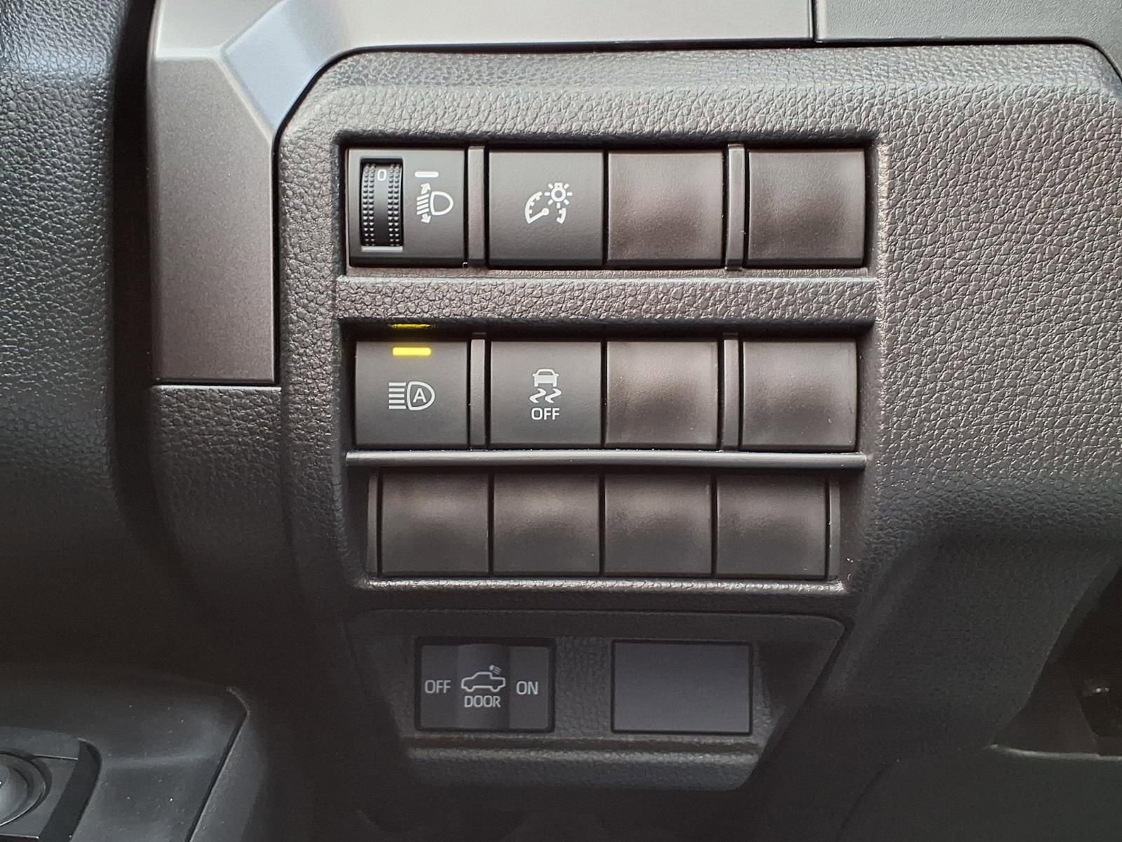 Certified 2025 Toyota Tacoma SR5 AWD/4WD image 22