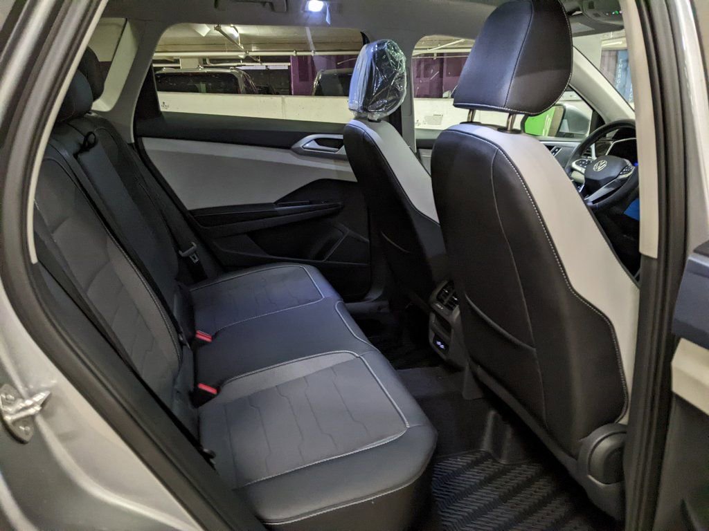 New 2026 Volkswagen Taos SE image 25