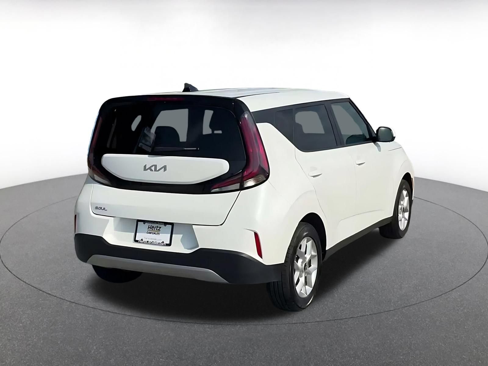 Used 2025 Kia Soul LX w/ LX Technology Package FWD image 11