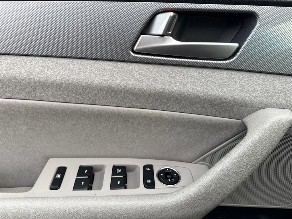 Used 2019 Hyundai Sonata SE image 18