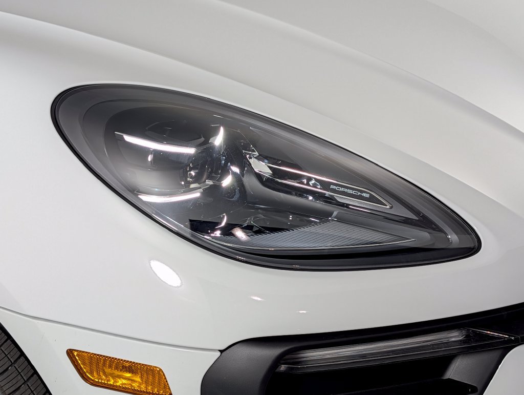 New 2026 Porsche Macan AWD/4WD image 15