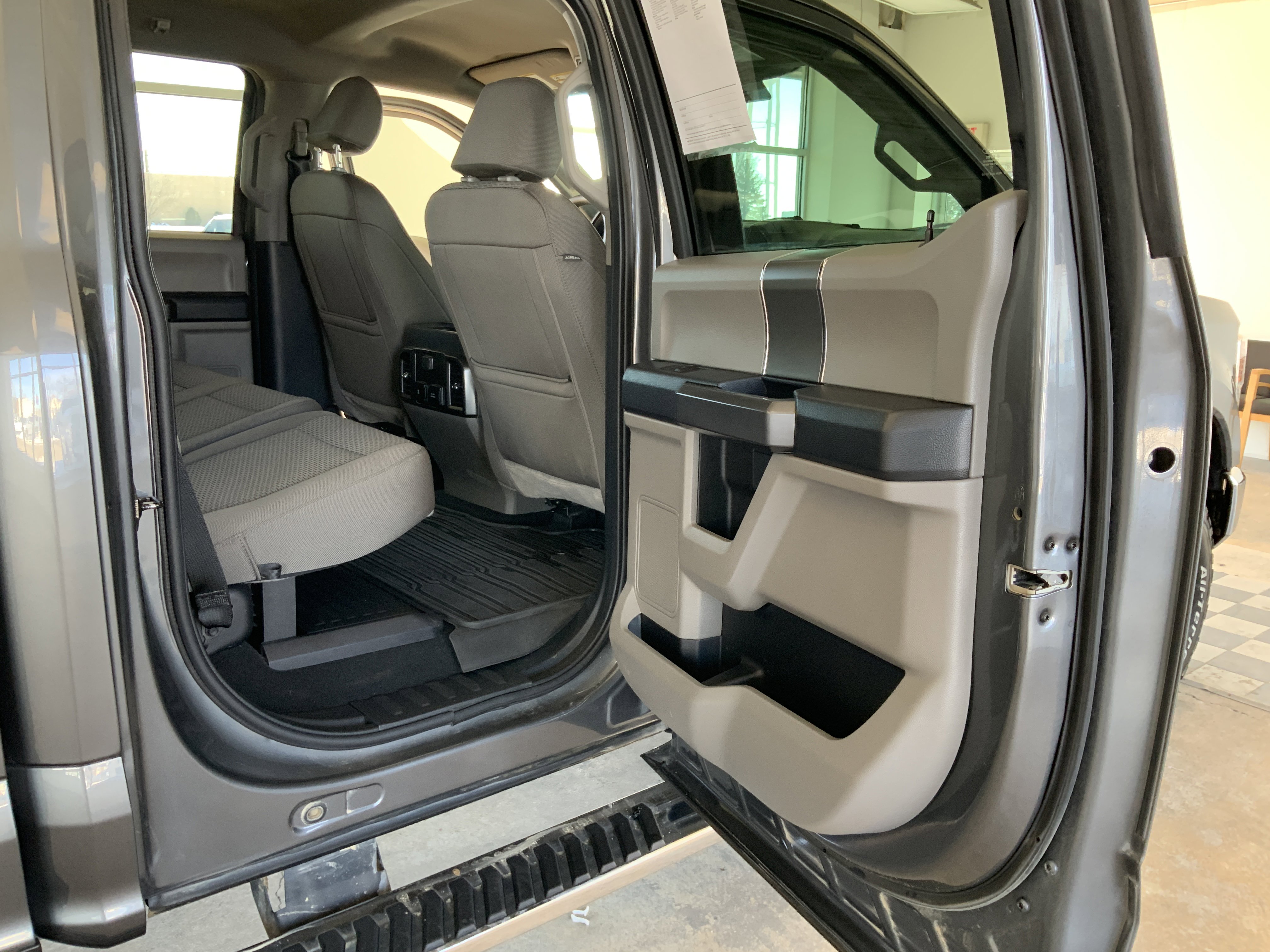 Used 2022 Ford F250 XLT w/ XLT Premium Package image 32