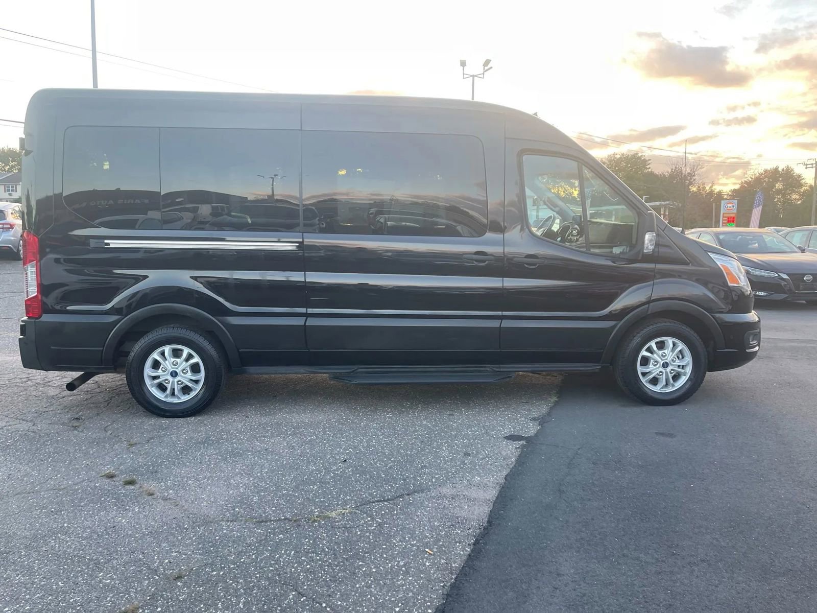 Used 2021 Ford Transit 350 XLT image 6