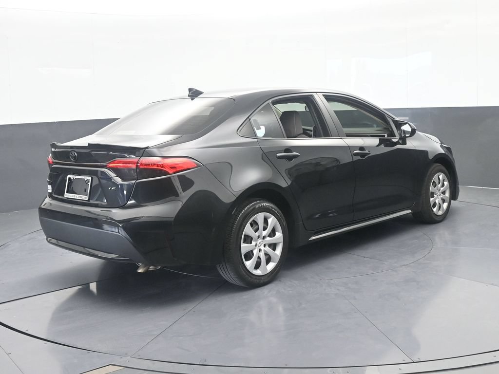 Used 2021 Toyota Corolla LE FWD image 6