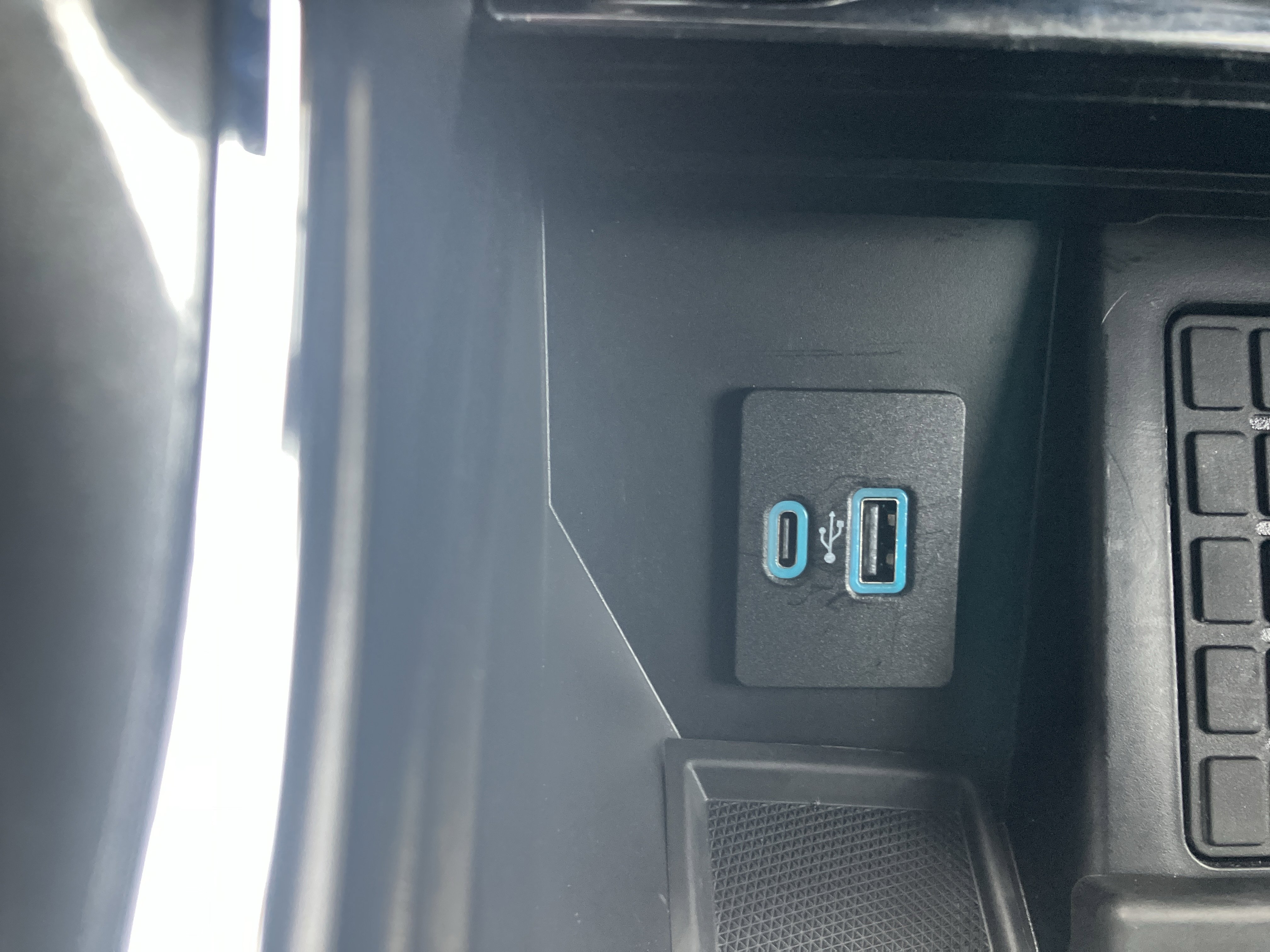 Used 2023 Ford F150 Lariat w/ Equipment Group 502A High image 33