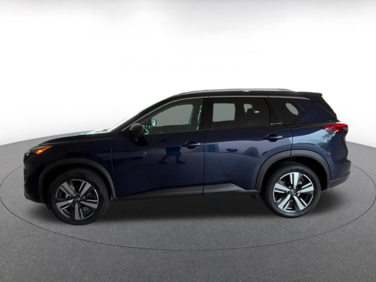Used 2026 Nissan Rogue SL FWD image 9