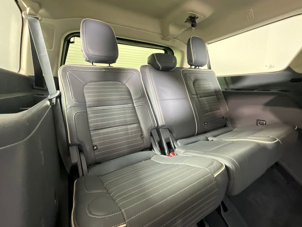 Used 2021 Lincoln Navigator L Black Label w/ Cargo Convenience Package AWD/4WD image 24
