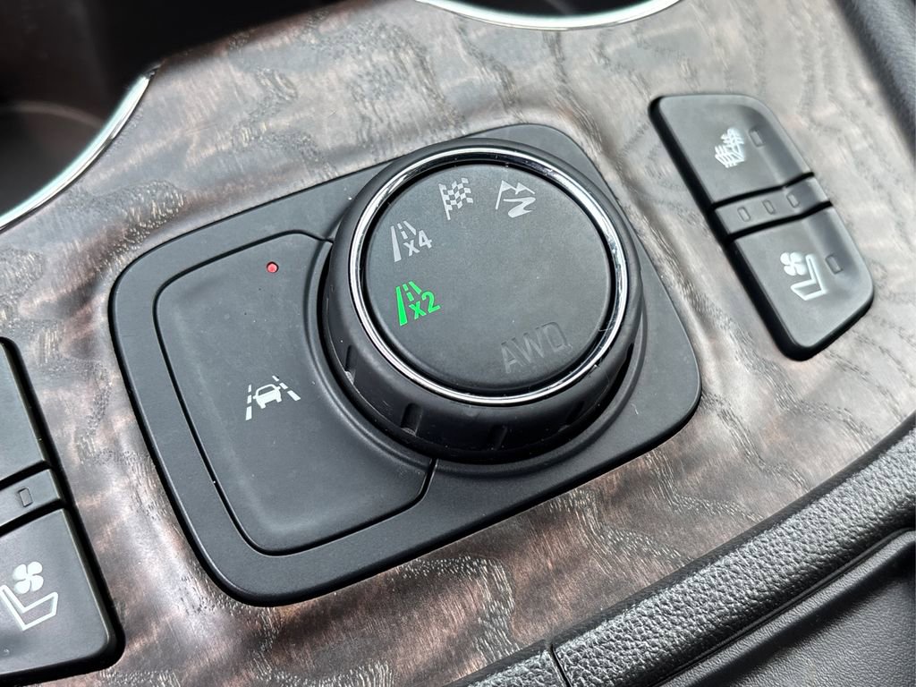 Used 2023 GMC Acadia Denali w/ Denali Technology Package image 39