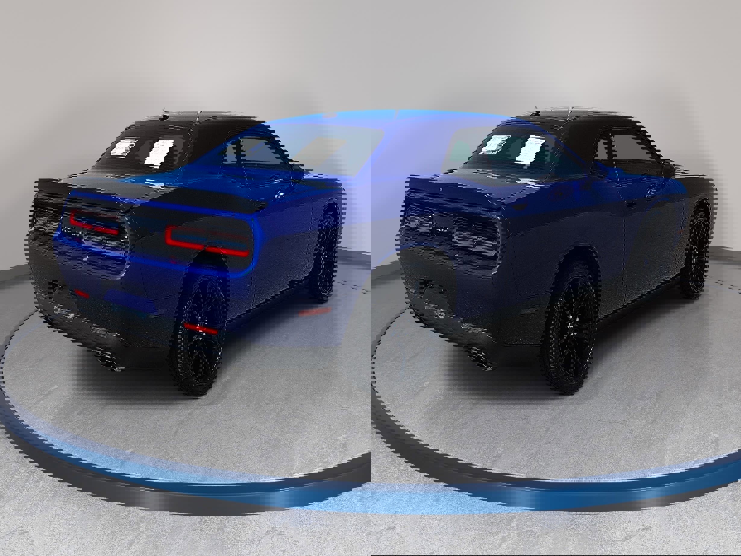 Used 2018 Dodge Challenger R/T w/ Blacktop Package RWD image 5