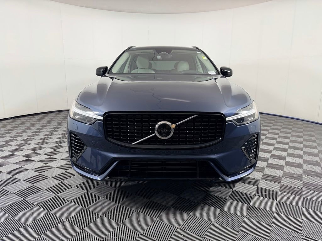Used 2025 Volvo XC60 T8 Ultra w/ Protection Package Premier image 11