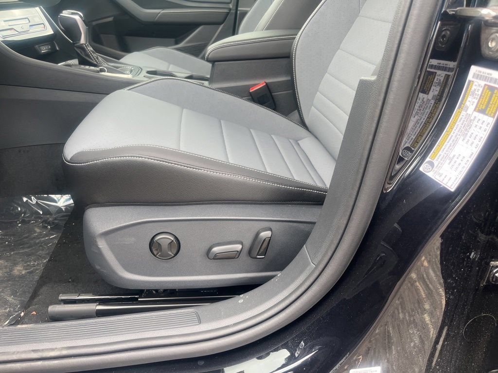 New 2026 Volkswagen Jetta SE FWD image 18