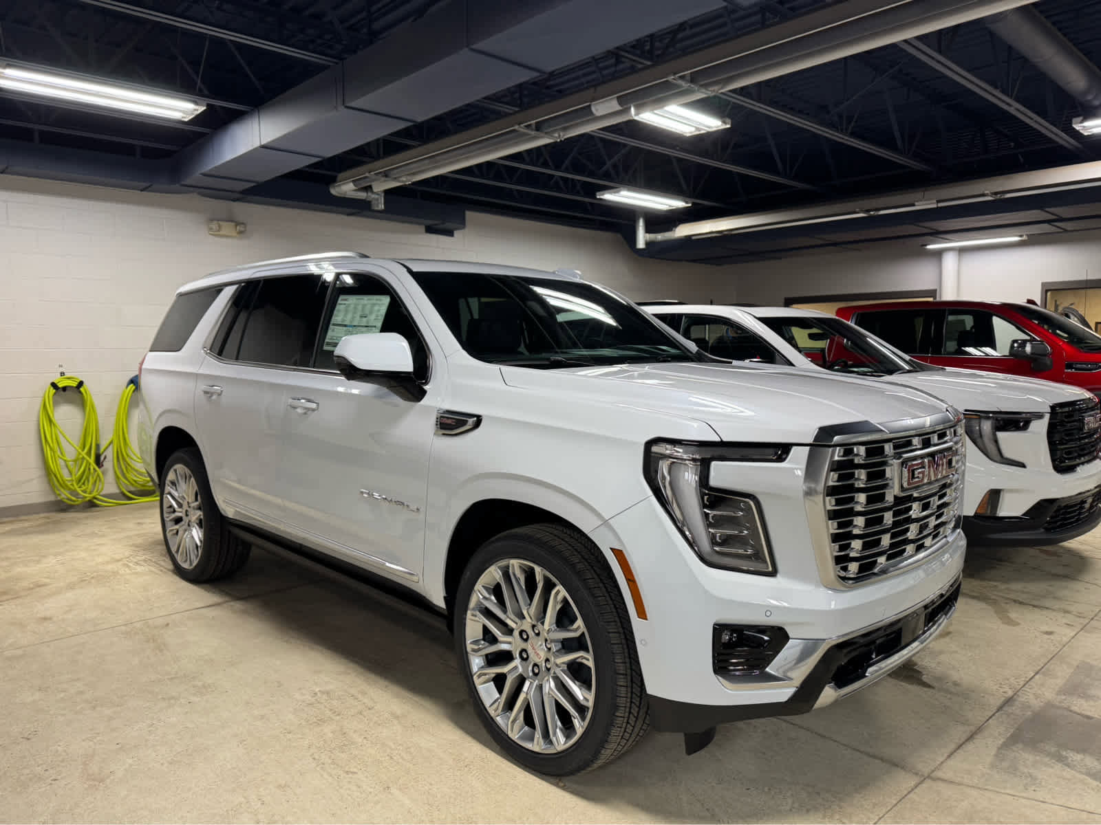 New 2026 GMC Yukon Denali w/ Denali Reserve Package AWD/4WD image 3