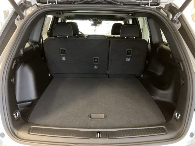 Used 2025 Jeep Grand Cherokee Laredo X w/ Luxury Tech Group I image 36