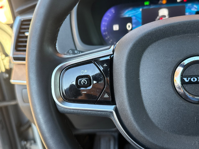 Certified 2025 Volvo XC90 T8 Plus AWD/4WD image 11