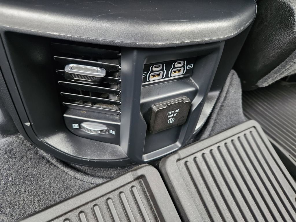 Used 2022 RAM 3500 Big Horn w/ Level C Equiment Group image 32