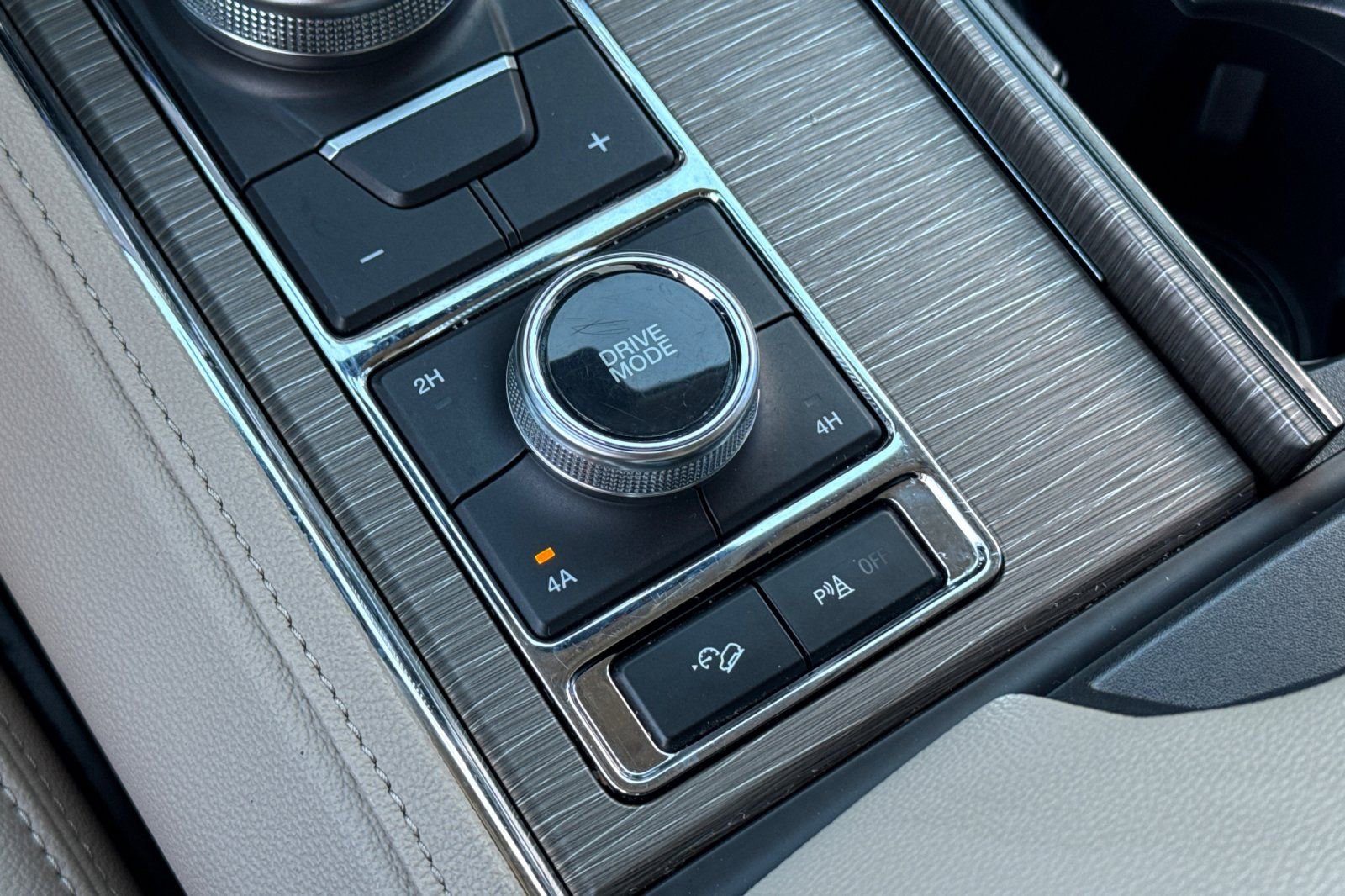 Used 2024 Ford Expedition Limited image 31