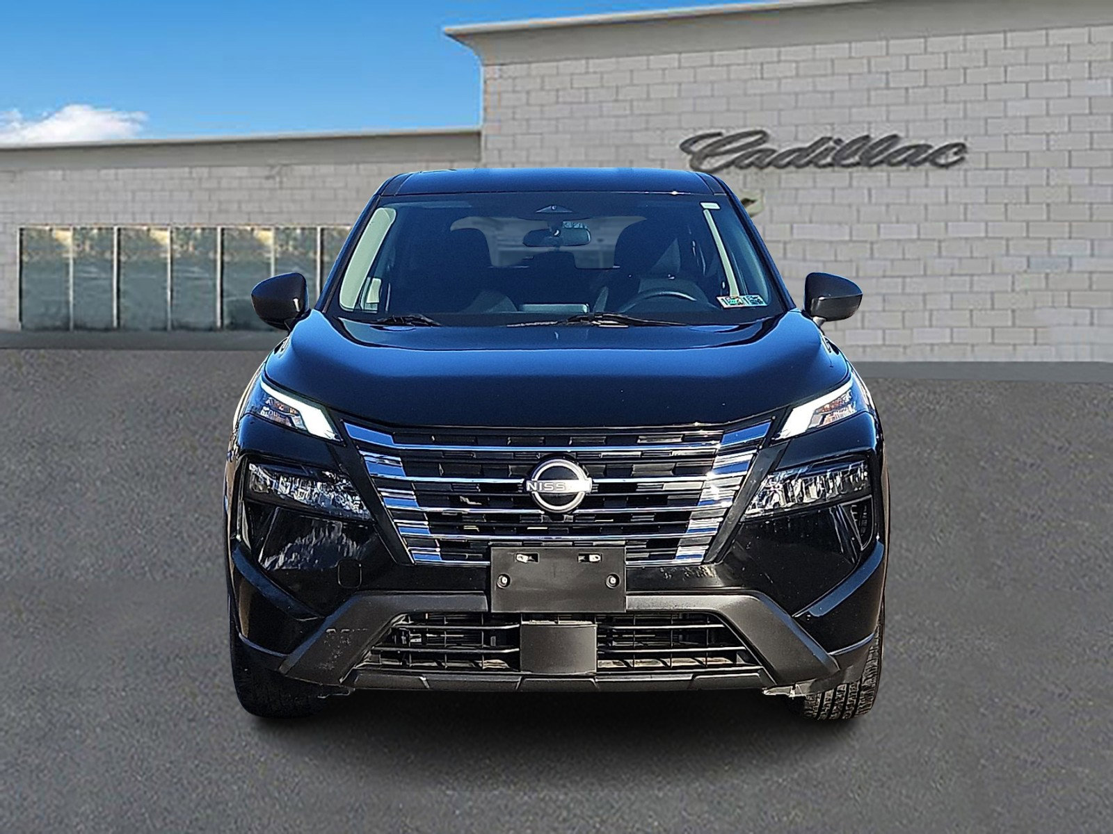 Used 2024 Nissan Rogue S image 2