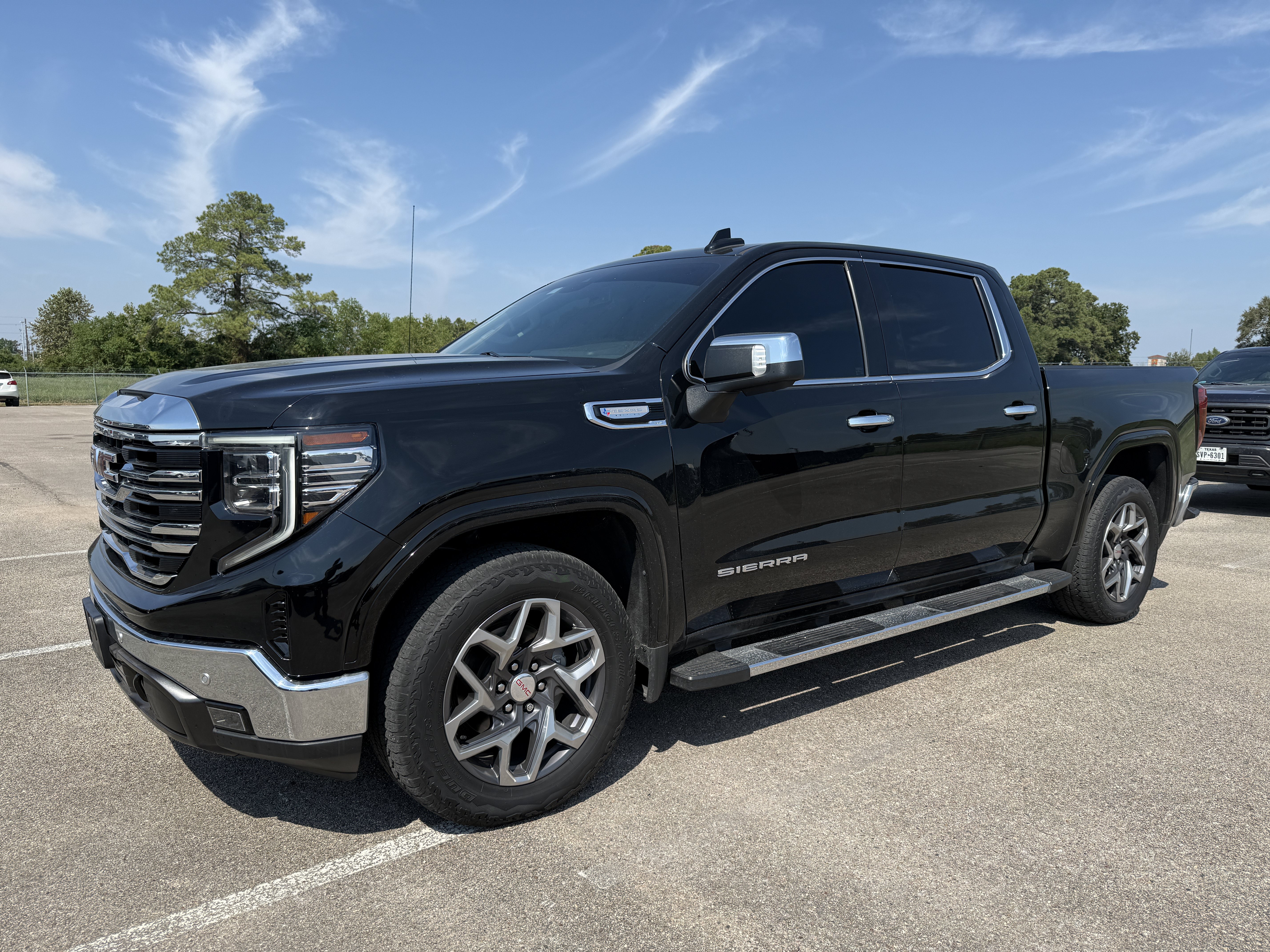 Used 2022 GMC Sierra 1500 SLT RWD image 4