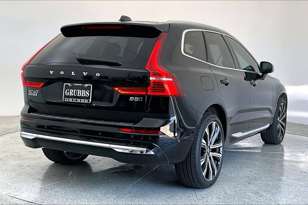 Used 2023 Volvo XC60 B5 Ultimate w/ Climate Package AWD/4WD image 2