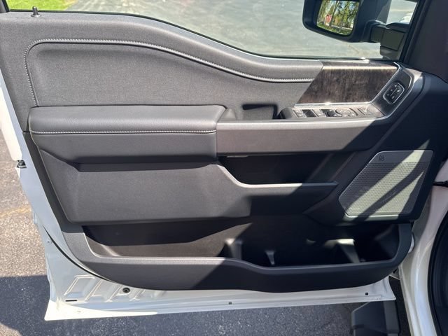 New 2026 Ford F250 Lariat w/ Black Appearance Package AWD/4WD image 9