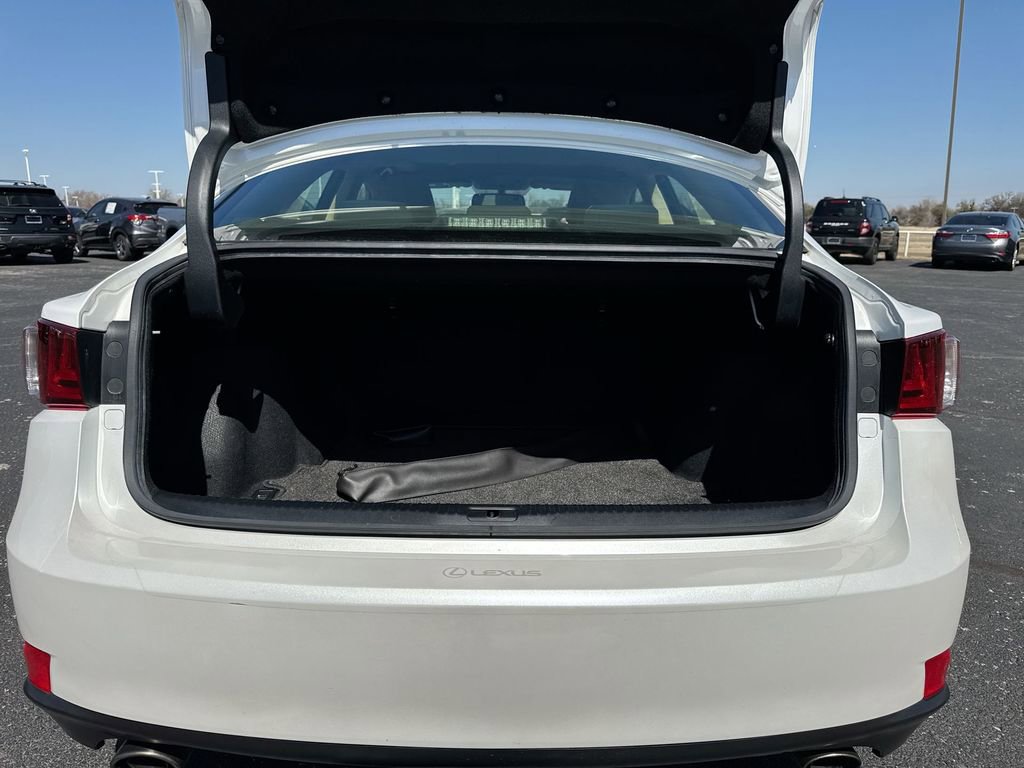 Used 2016 Lexus IS 200t image 23