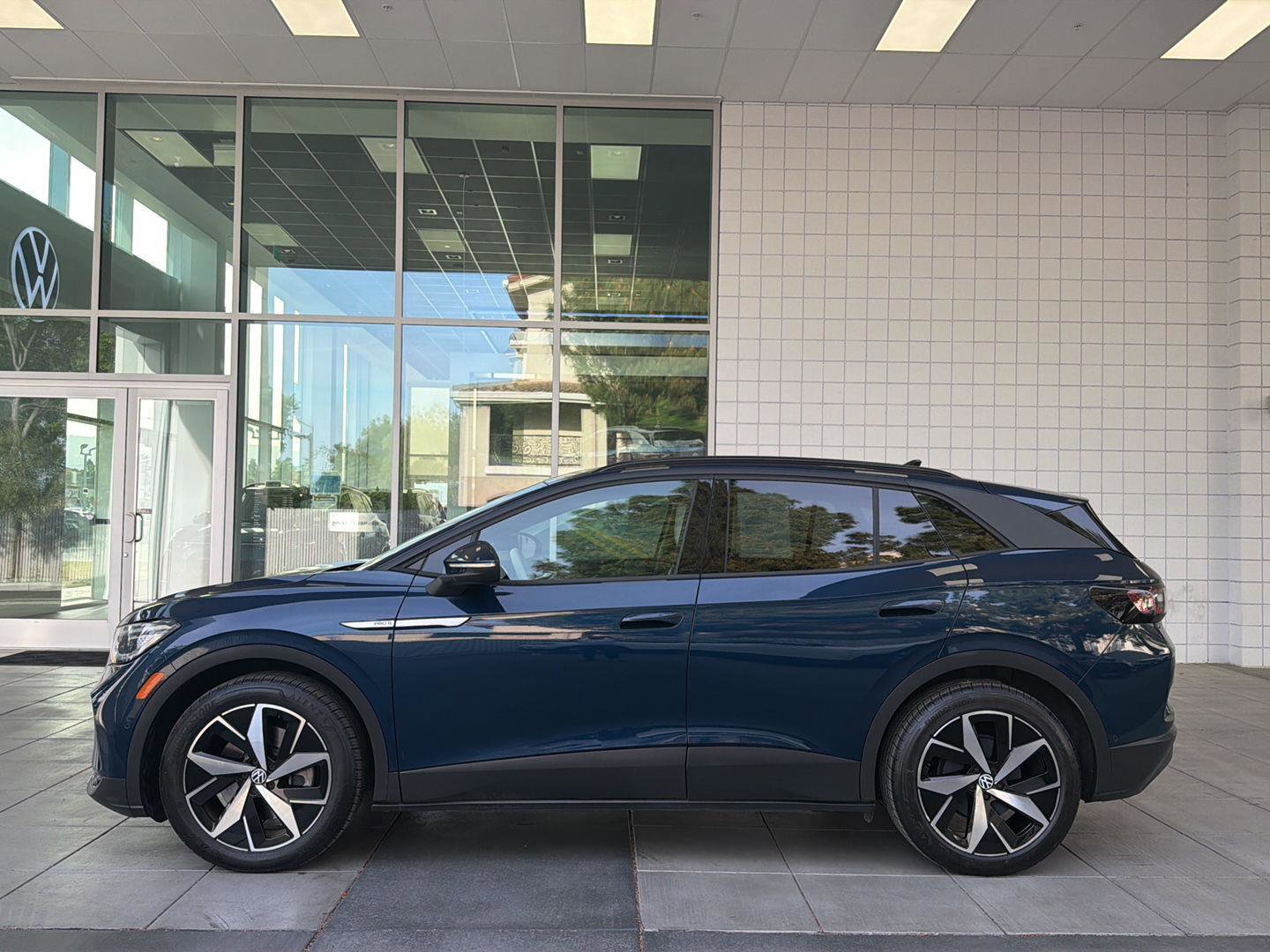 Certified 2023 Volkswagen ID.4 Pro S image 2