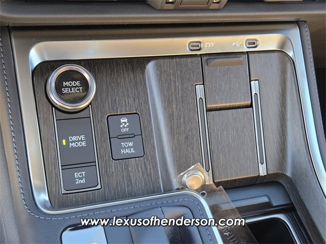 Used 2025 Lexus GX 550 image 24