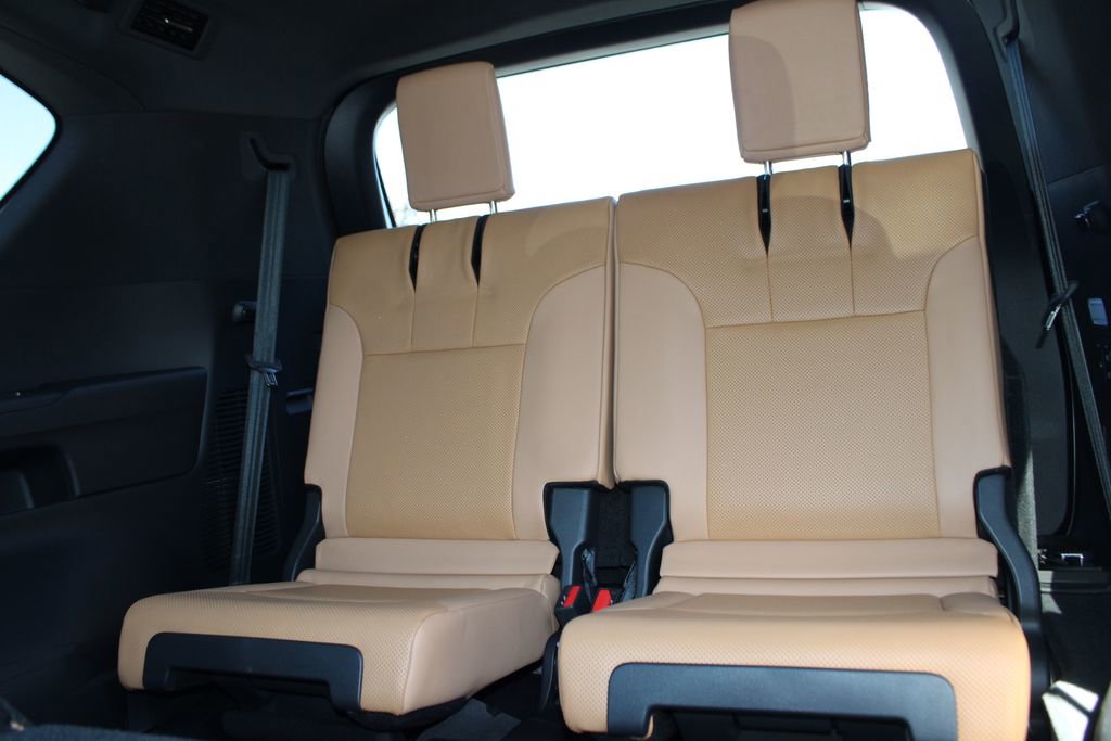Used 2023 Lexus LX 600 4WD w/ Appearance Package image 15