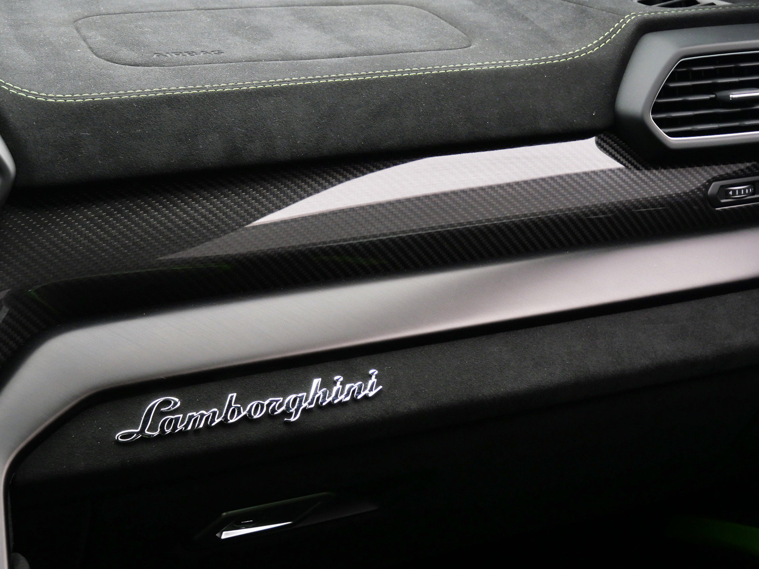 Used 2024 Lamborghini Urus Performante AWD/4WD image 20